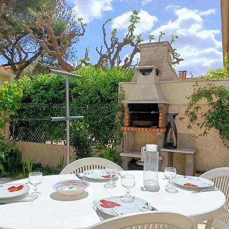 Villa Charmante Maison A 200 Metres De La Plage, Saint-pierre-la-mer 10inav5