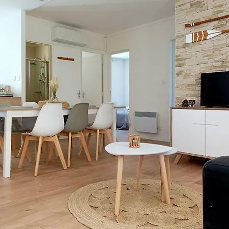 Villa Charmante Maison A 200 Metres De La Plage, Saint-pierre-la-mer 10inav5 *
