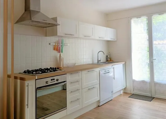 Charmante Maison A 200 Metres De La Plage, Saint-pierre-la-mer 10inav5 Villa *