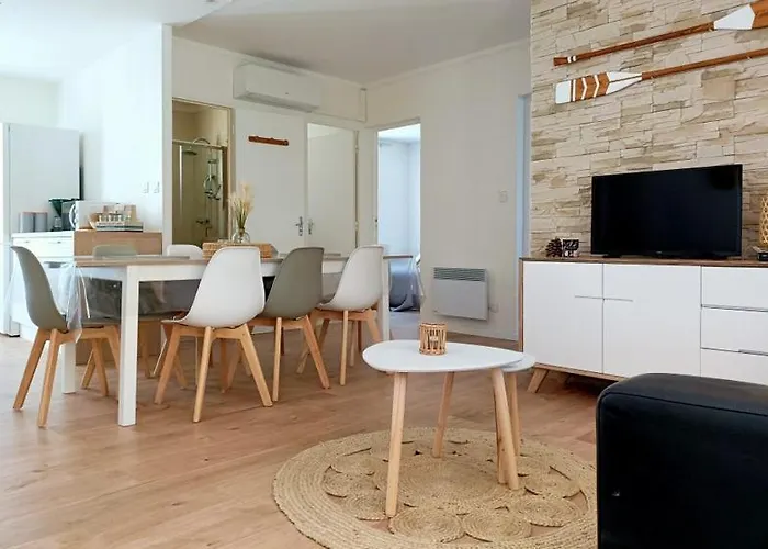 Villa Charmante Maison A 200 Metres De La Plage, Saint-pierre-la-mer 10inav5 *